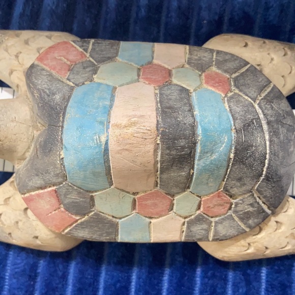 Hand carved Wood Turtle Figurine-Island Art Sculpture - Picture 5 of 6